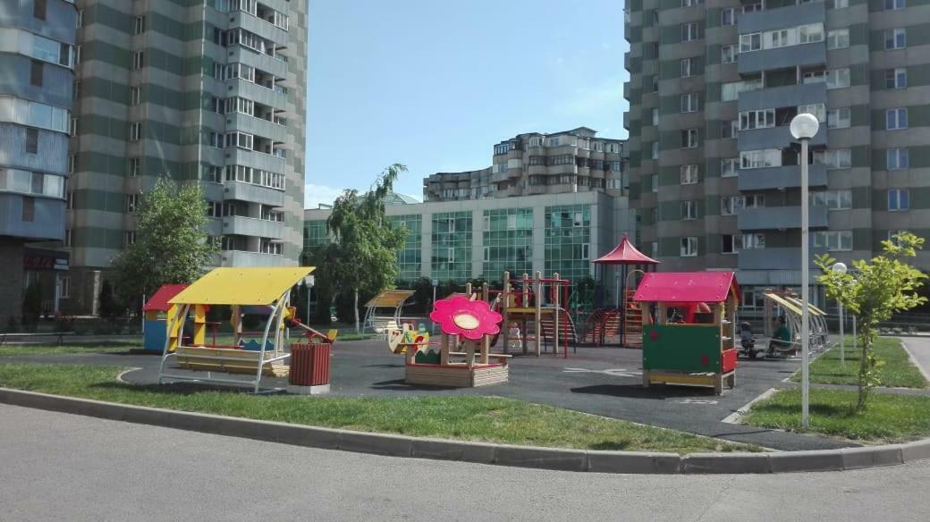 Apartment On Tole Bi Almaty Exterior photo